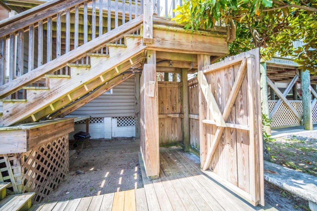 Salty Shack Unit C - Salty Shack - Dog Friendly Home - Across From The Beach - Central Location! Folly Beach Exterior foto